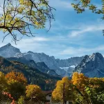 Riverside Alpspitze * جارمش بارتنكيرشن